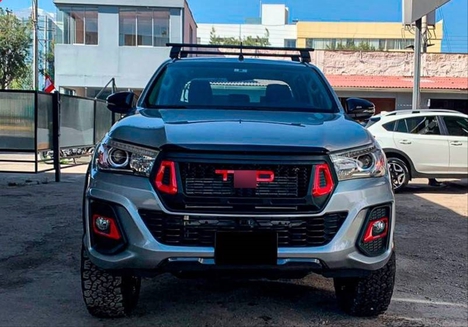 TOYOTA HILUX REVO 2016+ IÇIN UYUMLU ROCCO TRD BODY KIT (PANJUR-TAMPON-DODIK SETI)